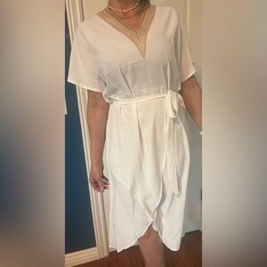 Chic White Midi Dress with V-Neck Detail